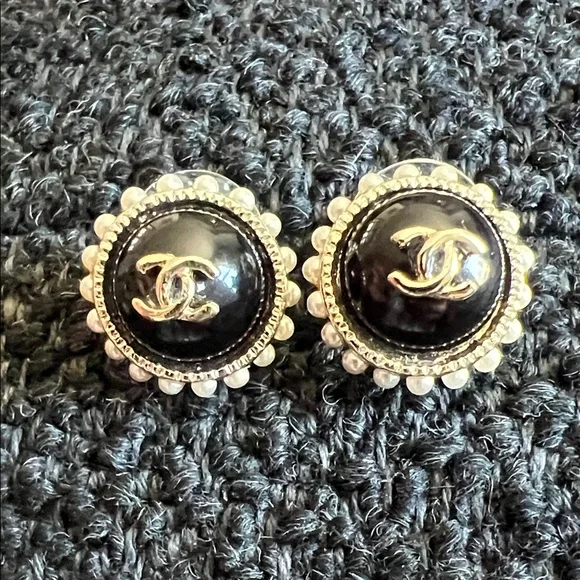 CHANEL Black and Silver Stud Earrings - Picture 2 of 8